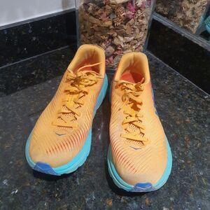 HOKA Rincon 3 size 10 D Men's sneakers